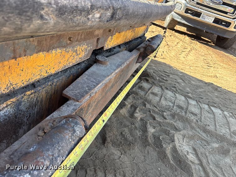 image for item FC2143 LeeBoy L8500T paver