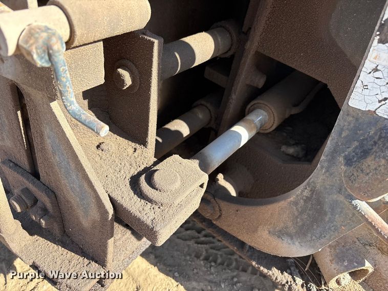 image for item FC2143 LeeBoy L8500T paver