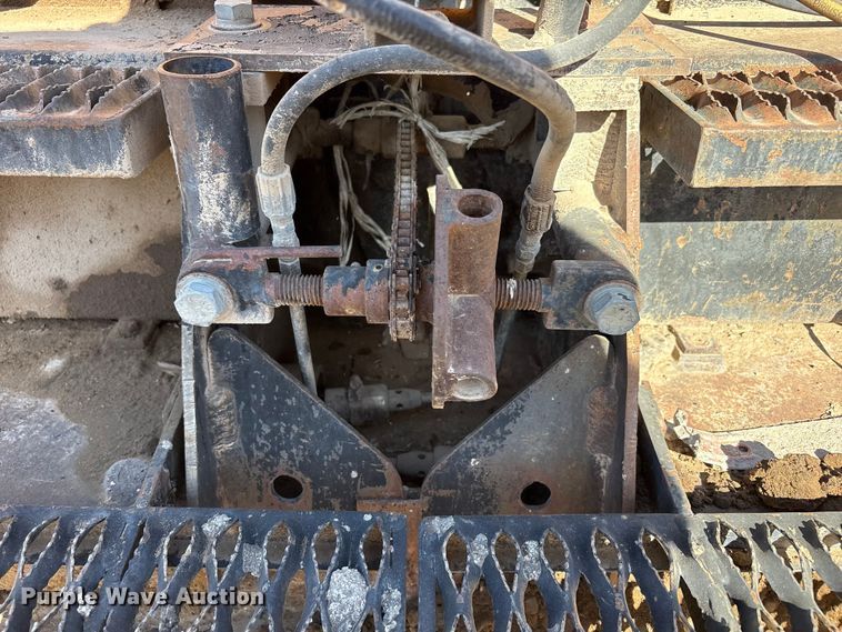 image for item FC2143 LeeBoy L8500T paver