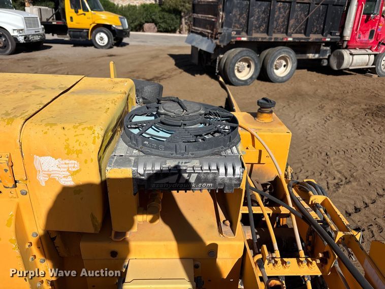 image for item FC2143 LeeBoy L8500T paver