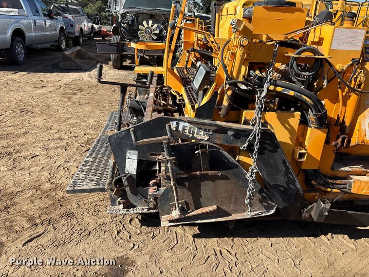 image for item FC2143 LeeBoy L8500T paver