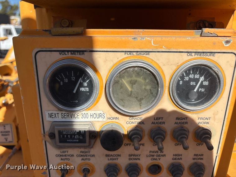 image for item FC2143 LeeBoy L8500T paver