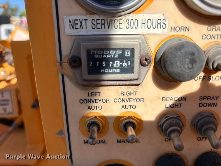 image for item FC2143 LeeBoy L8500T paver