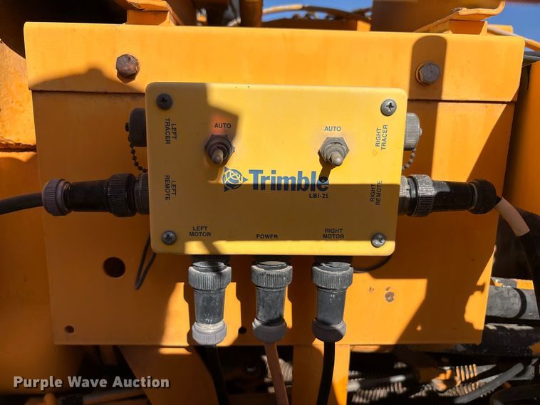 image for item FC2143 LeeBoy L8500T paver