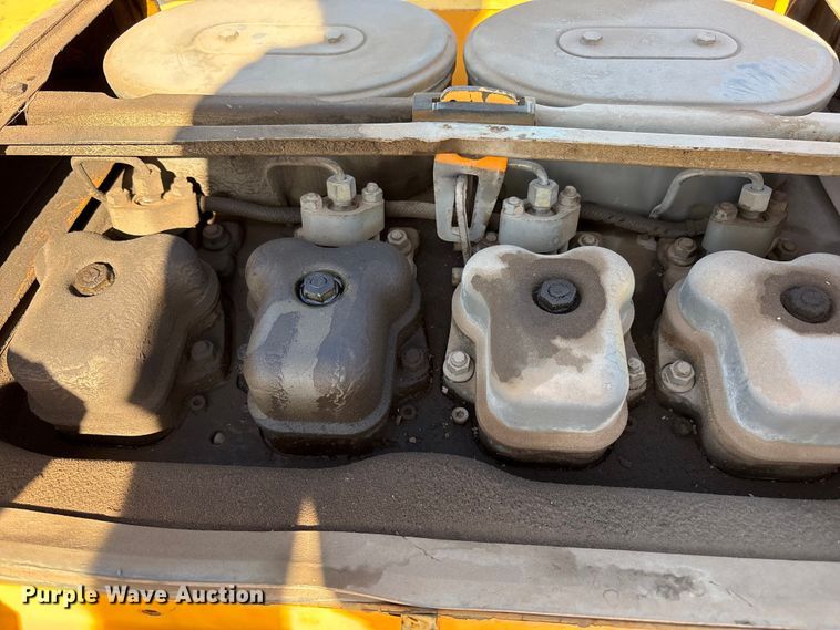 image for item FC2143 LeeBoy L8500T paver