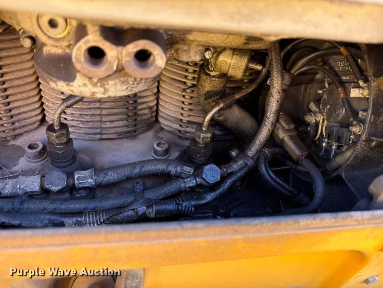 image for item FC2143 LeeBoy L8500T paver