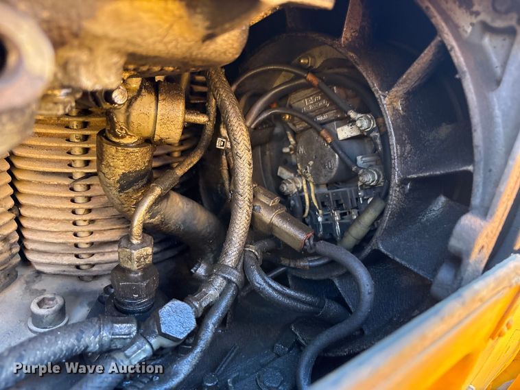 image for item FC2143 LeeBoy L8500T paver