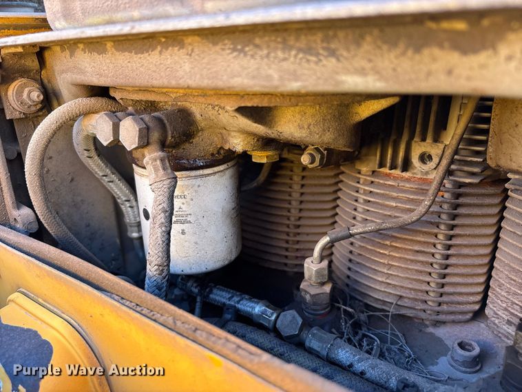 image for item FC2143 LeeBoy L8500T paver