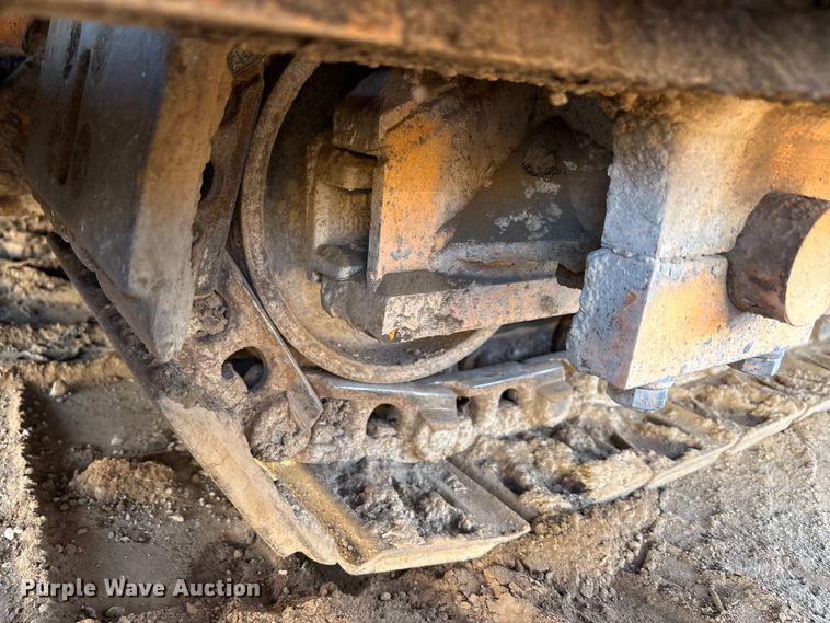 image for item FC2143 LeeBoy L8500T paver