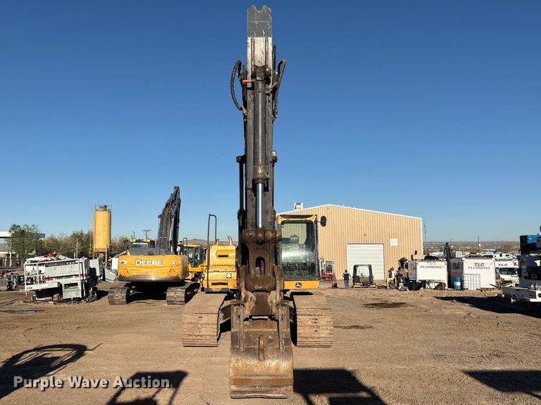 image for item FC2146 2007 John Deere 350D LC excavator