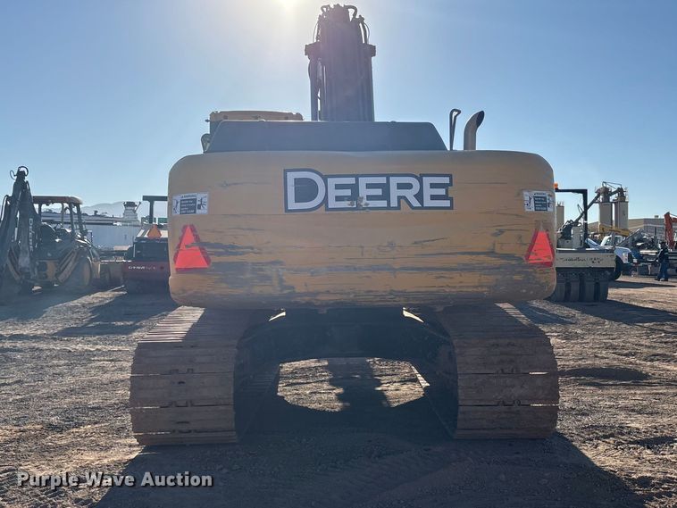 image for item FC2146 2007 John Deere 350D LC excavator