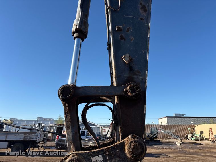 image for item FC2146 2007 John Deere 350D LC excavator