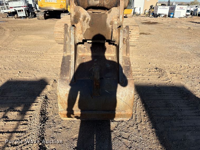 image for item FC2146 2007 John Deere 350D LC excavator
