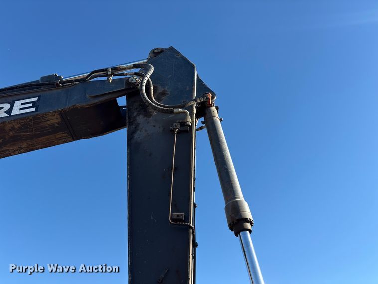 image for item FC2146 2007 John Deere 350D LC excavator