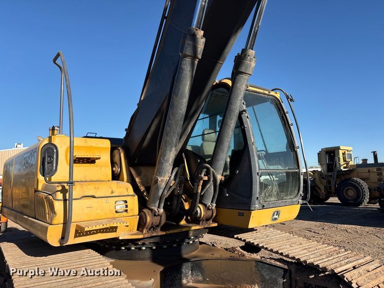 image for item FC2146 2007 John Deere 350D LC excavator