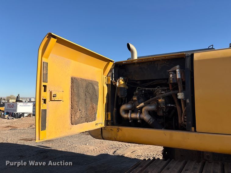 image for item FC2146 2007 John Deere 350D LC excavator