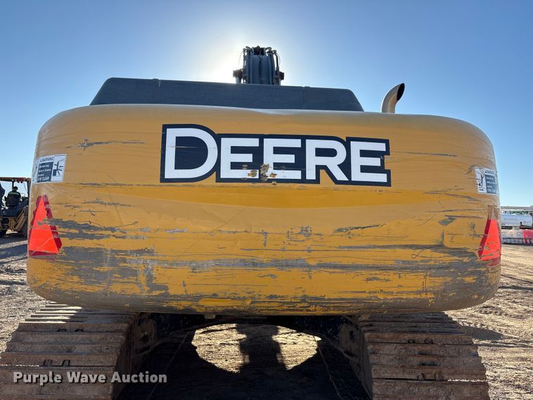 image for item FC2146 2007 John Deere 350D LC excavator