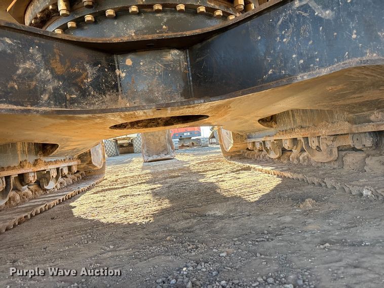 image for item FC2146 2007 John Deere 350D LC excavator