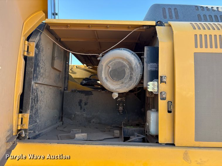 image for item FC2146 2007 John Deere 350D LC excavator