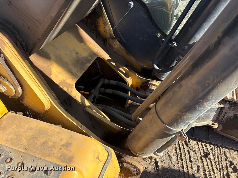 image for item FC2146 2007 John Deere 350D LC excavator