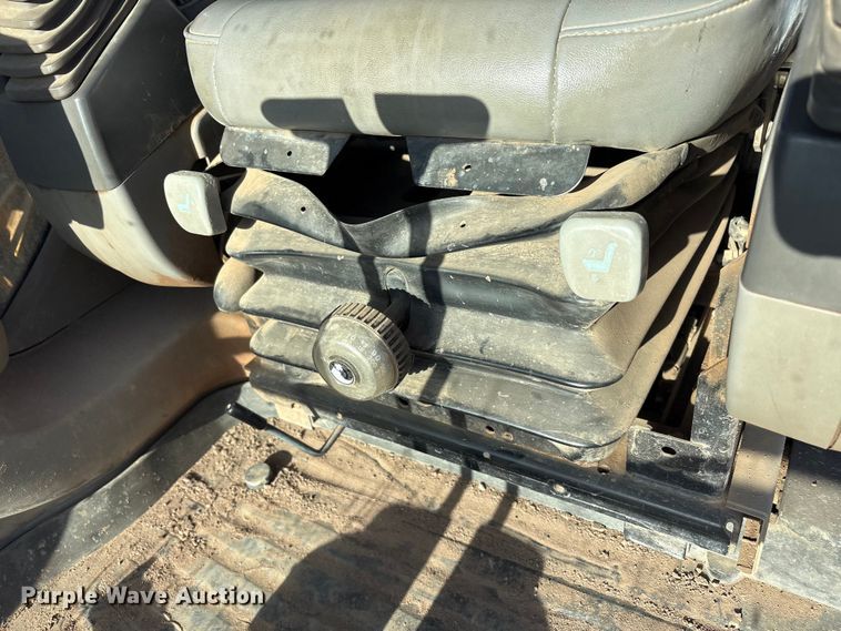 image for item FC2146 2007 John Deere 350D LC excavator