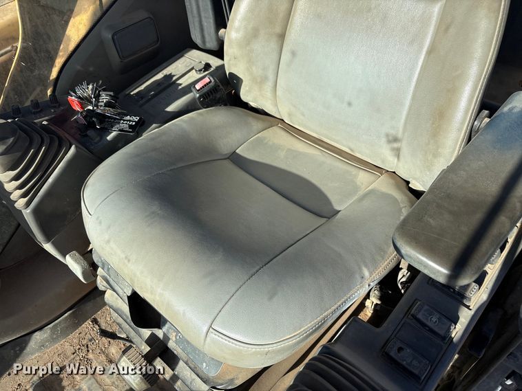 image for item FC2146 2007 John Deere 350D LC excavator