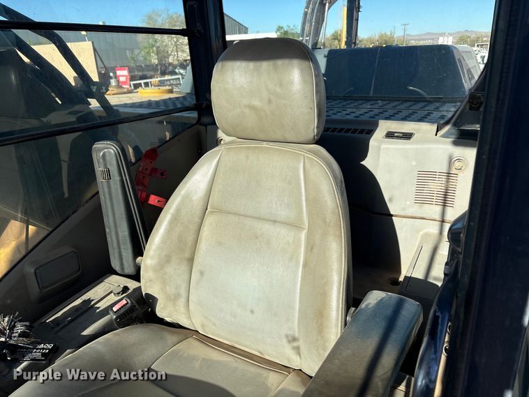 image for item FC2146 2007 John Deere 350D LC excavator