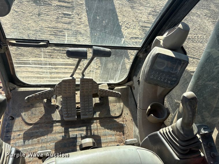 image for item FC2146 2007 John Deere 350D LC excavator