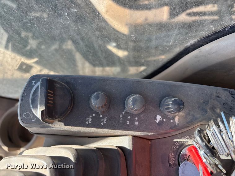 image for item FC2146 2007 John Deere 350D LC excavator
