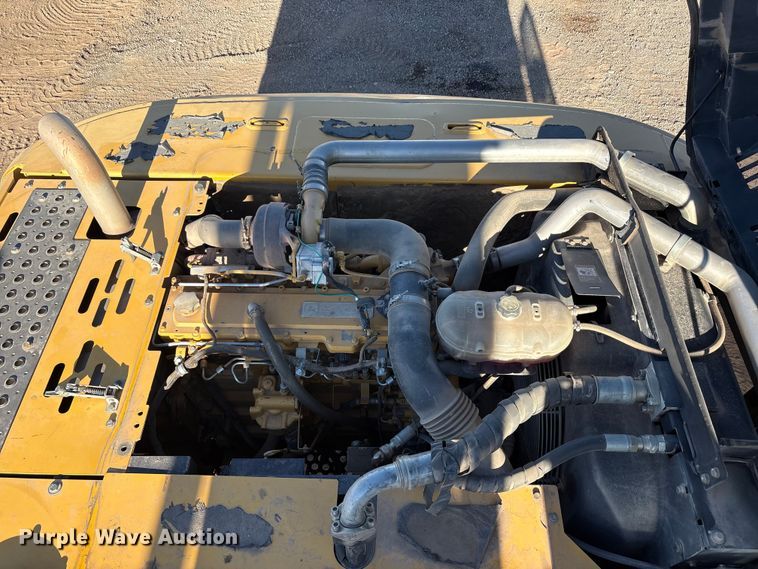 image for item FC2146 2007 John Deere 350D LC excavator