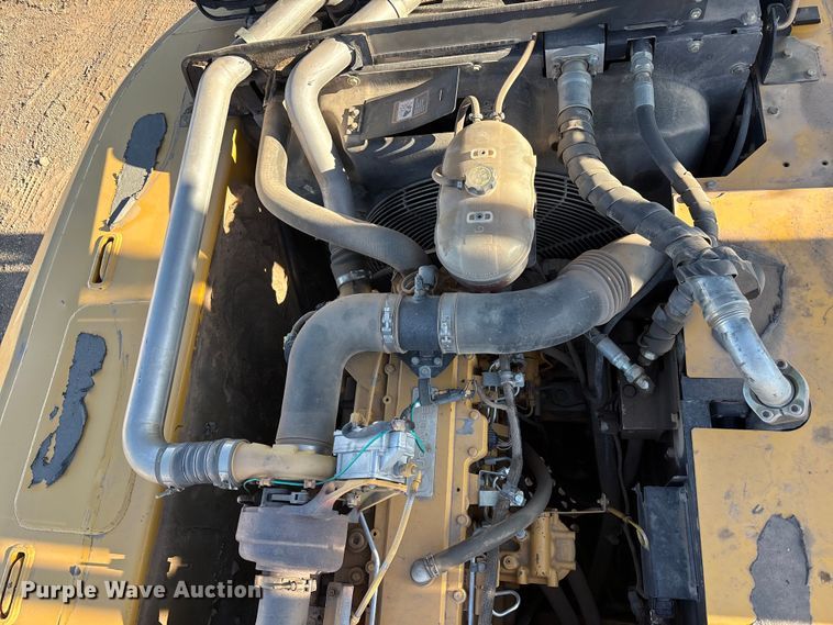image for item FC2146 2007 John Deere 350D LC excavator