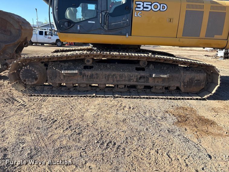 image for item FC2146 2007 John Deere 350D LC excavator