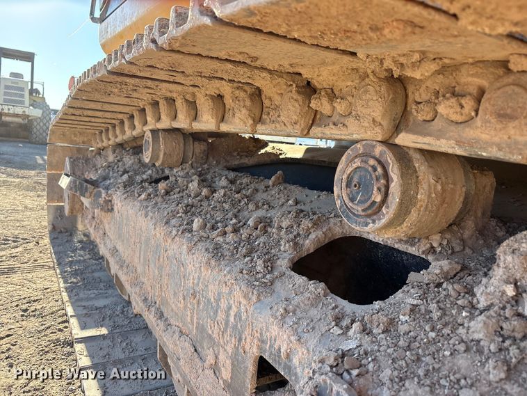 image for item FC2146 2007 John Deere 350D LC excavator