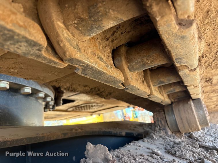 image for item FC2146 2007 John Deere 350D LC excavator