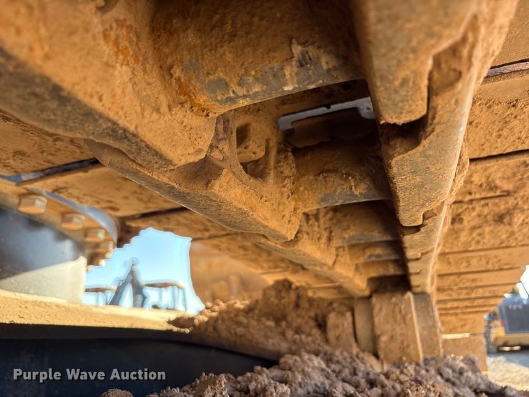 image for item FC2146 2007 John Deere 350D LC excavator