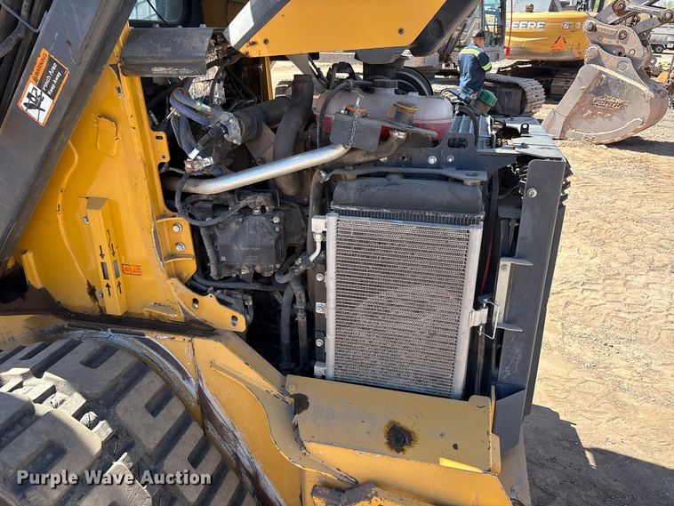 image for item FC2147 2019 John Deere 331G tracked skid steer loader