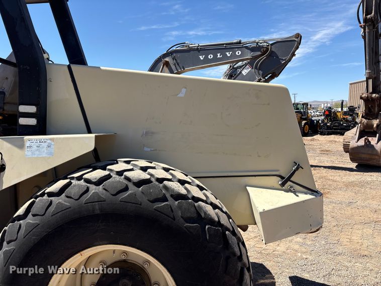 image for item FC2148 1995 Ingersoll-Rand SD-100D pro pac single drum vibratory roller