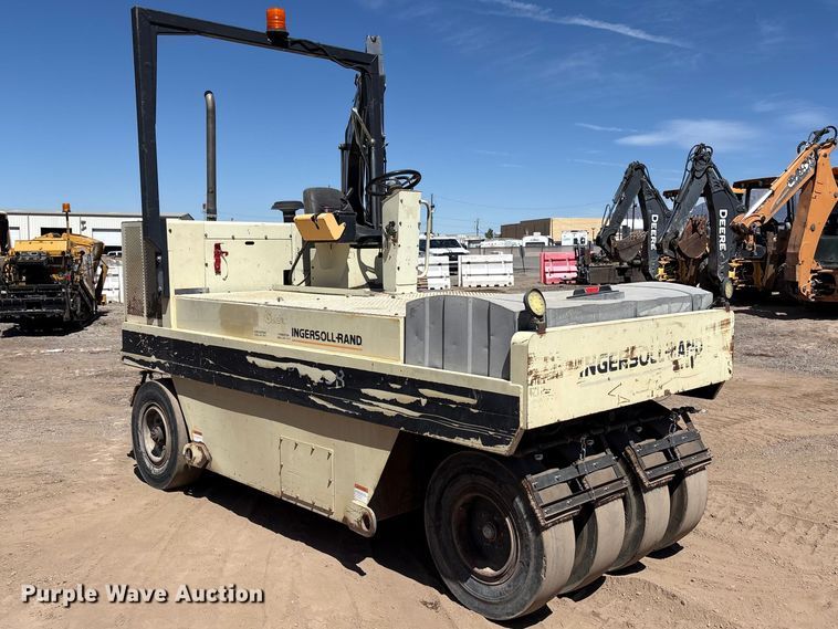 image for item FC2150 2000 Ingersoll-Rand PT-125R pneumatic roller