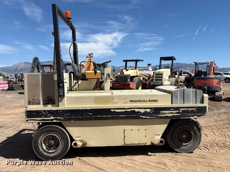 image for item FC2150 2000 Ingersoll-Rand PT-125R pneumatic roller