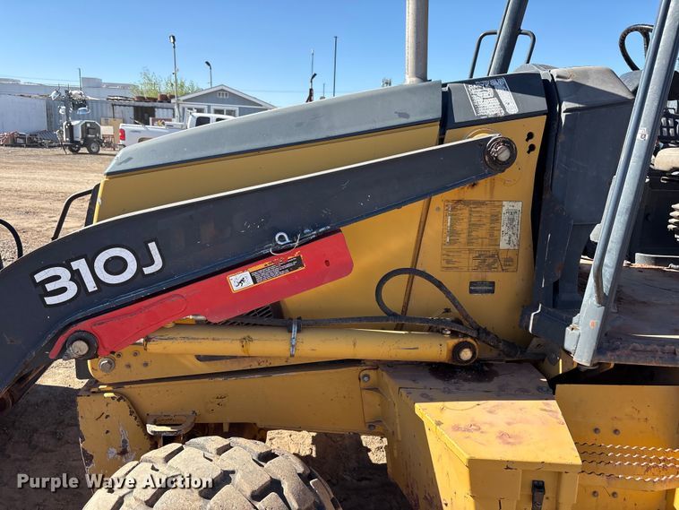 image for item FC2151 2011 John Deere 310J backhoe