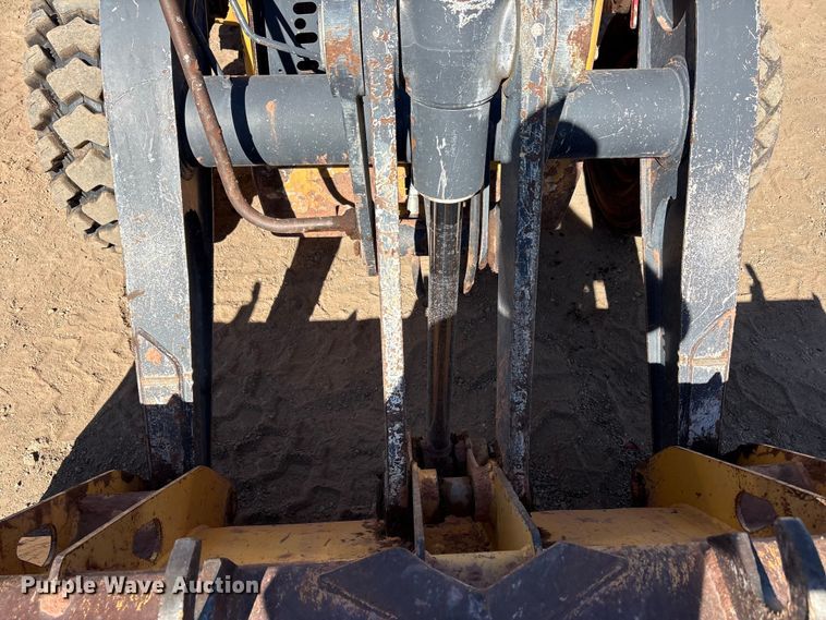 image for item FC2151 2011 John Deere 310J backhoe