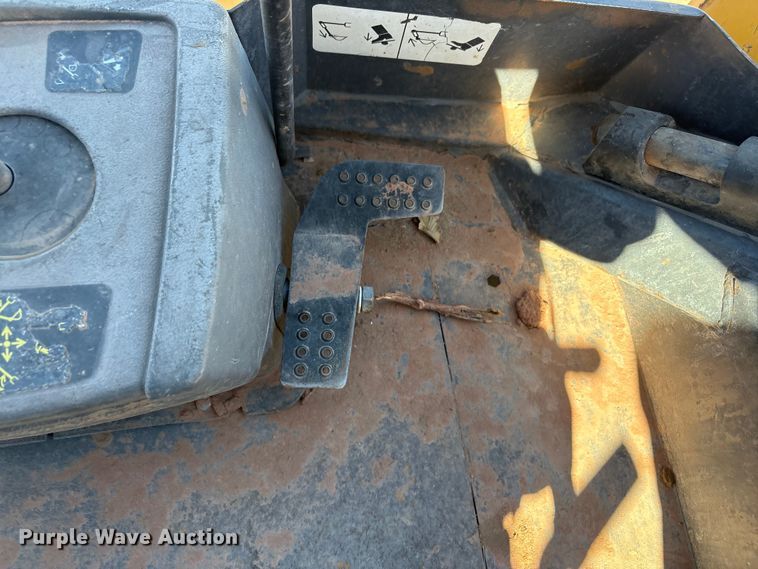 image for item FC2151 2011 John Deere 310J backhoe