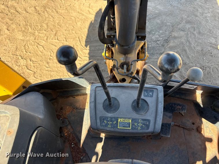 image for item FC2151 2011 John Deere 310J backhoe