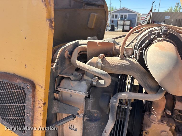 image for item FC2151 2011 John Deere 310J backhoe