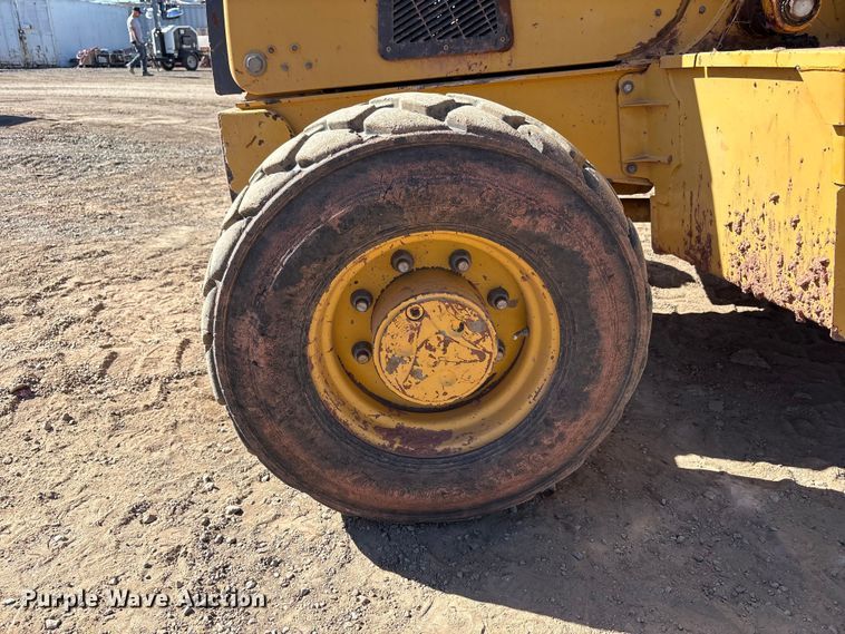 image for item FC2151 2011 John Deere 310J backhoe