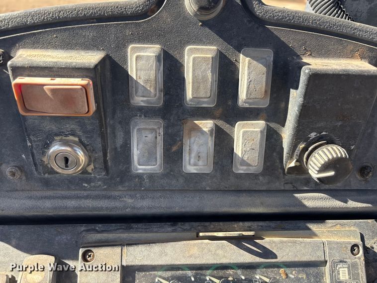 image for item FC2154 2009 John Deere 310J backhoe