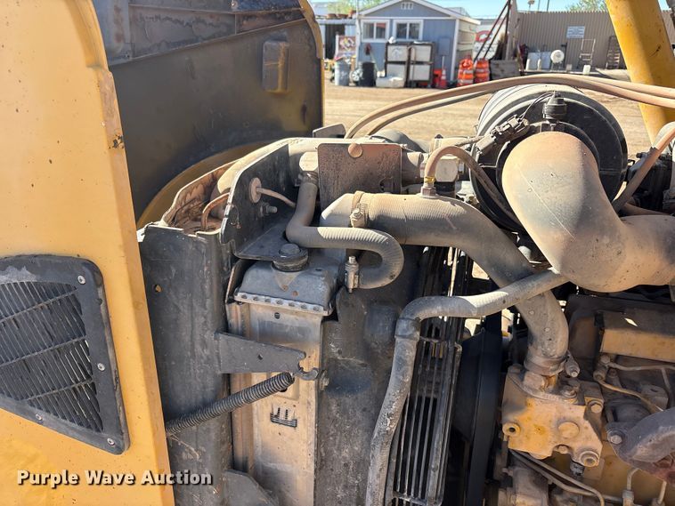 image for item FC2154 2009 John Deere 310J backhoe