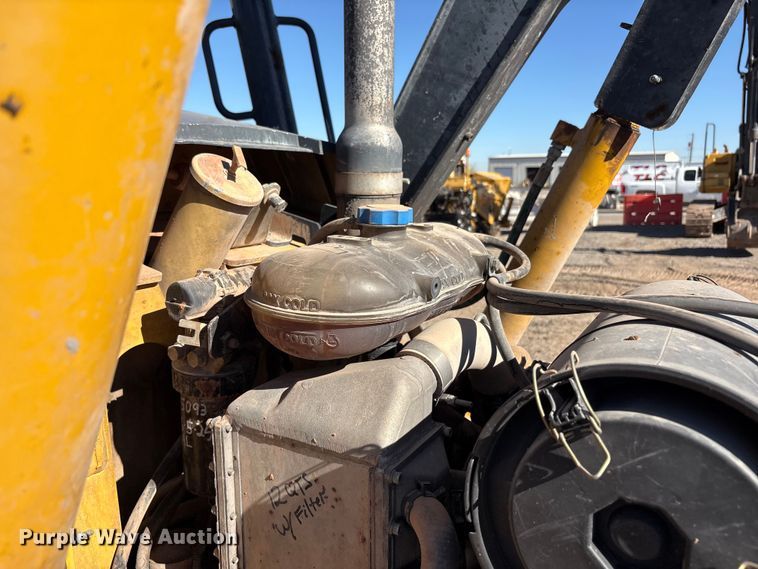 image for item FC2154 2009 John Deere 310J backhoe