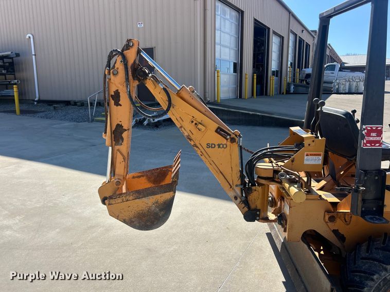 image for item FC5184 2003 Case 360 trencher