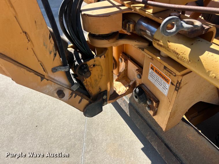 image for item FC5184 2003 Case 360 trencher